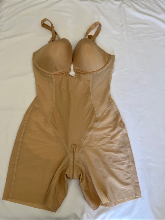 SHAPELLX Other - SHAPELLY Everyday Nude Shaping Bodysuit with Built-In Bra
